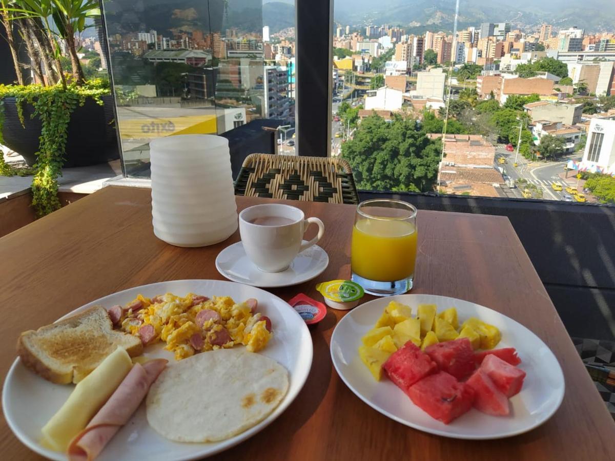 Hotel Cavalta Medellín Exterior foto A breakfast in Bogotá, Colombia